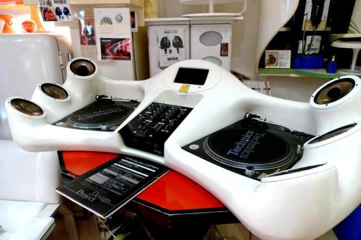 Unique Table with Technics Turntable